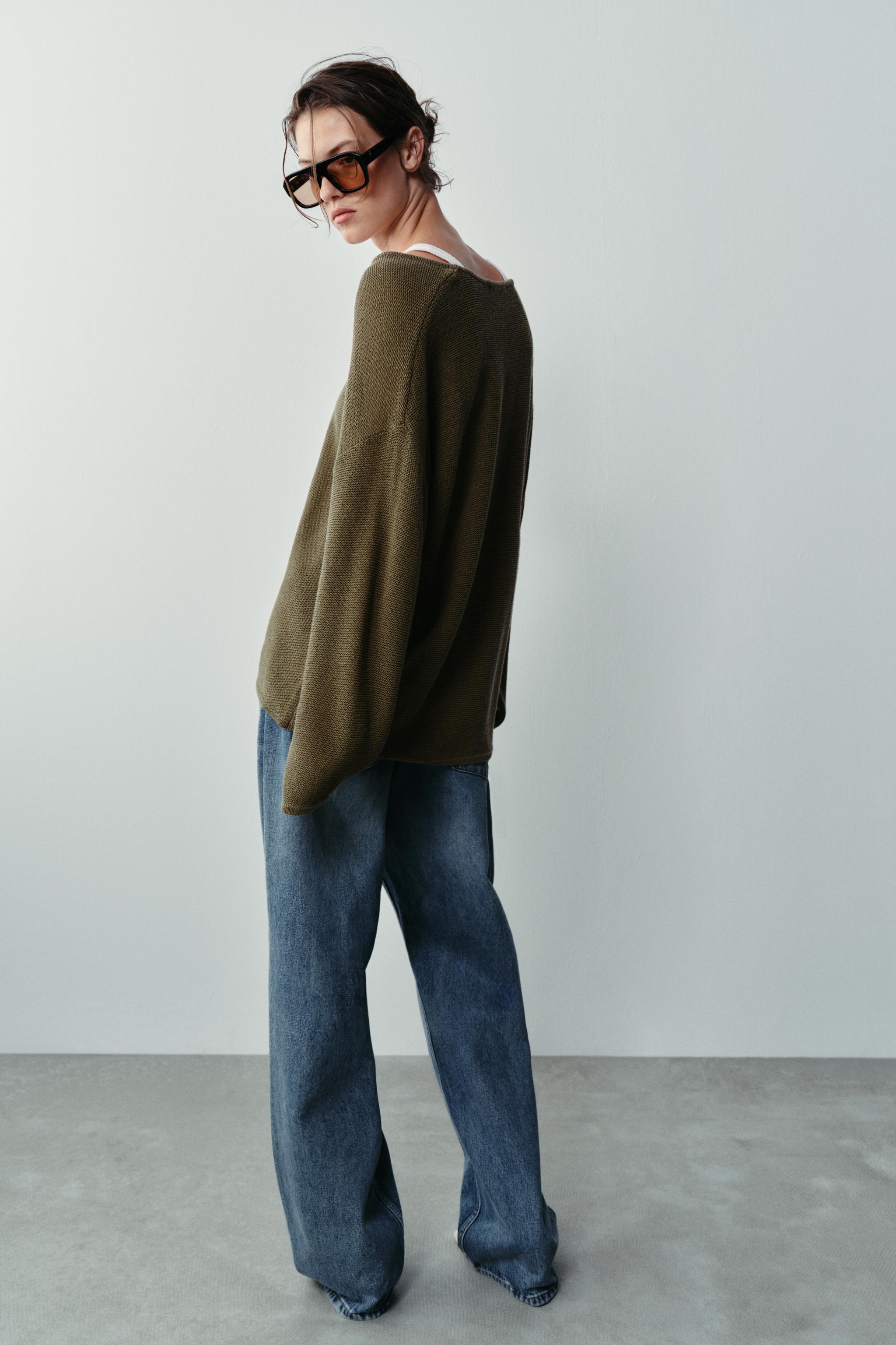 PULL EN MAILLE À DÉCOLLETÉ ARRONDI